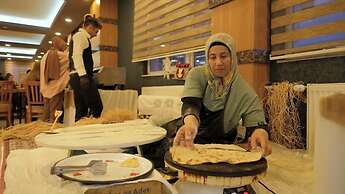 Sapran Deluxe Hotel