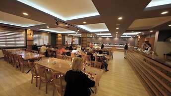 Sapran Deluxe Hotel