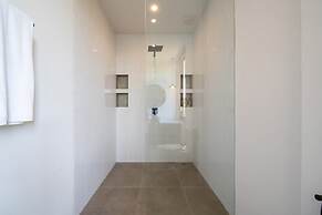 4BR Luxury Modern Contemporary Villa in Canggu
