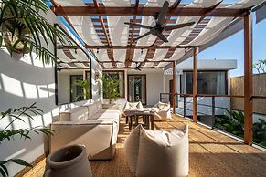 4BR Luxury Modern Contemporary Villa in Canggu