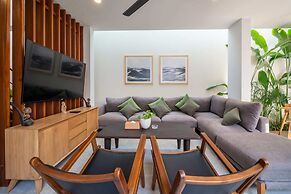 4BR Luxury Modern Contemporary Villa in Canggu