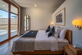 4BR Luxury Modern Contemporary Villa in Canggu