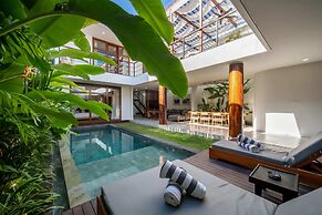 4BR Luxury Modern Contemporary Villa in Canggu