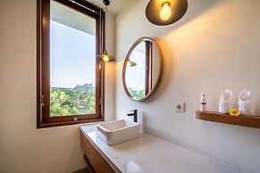 4BR Luxury Modern Contemporary Villa in Canggu