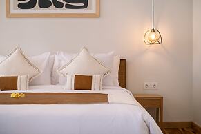 4BR Luxury Modern Contemporary Villa in Canggu