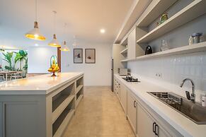 4BR Luxury Modern Contemporary Villa in Canggu