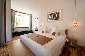 4BR Luxury Modern Contemporary Villa in Canggu