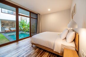 4BR Luxury Modern Contemporary Villa in Canggu