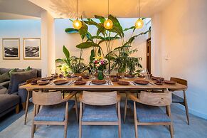 4BR Luxury Modern Contemporary Villa in Canggu
