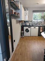 Charming 2-bed Apartment in Eastleigh