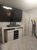 Charming 2-bed Apartment in Eastleigh