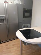 Charming 2-bed Apartment in Eastleigh