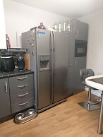 Charming 2-bed Apartment in Eastleigh