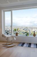 Sea & City View - Luxurious - Hiking