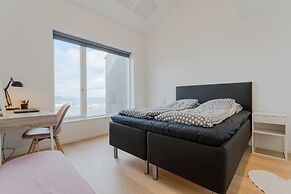 Sea & City View - Luxurious - Hiking