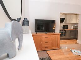 Flat 1 Byfield