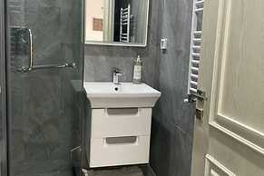 1 Bed Flat - Sleeps 2 - Parking - Wifi