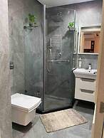 1 Bed Flat - Sleeps 2 - Parking - Wifi