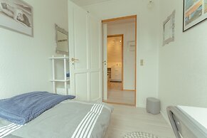 Great 3 BR Loft Apt - Views-Free Parking