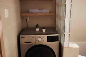 1 Bed Apt - Sleeps 2 - Free Parking - Sea View