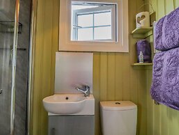 Bracken Hut at Copy House Hideaway