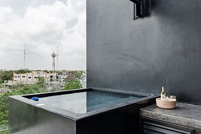 Luxury 1 Bedroom Penthouse by Iik Tulum