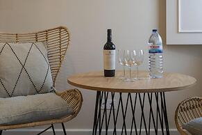 Peixeira Studios and Apartments