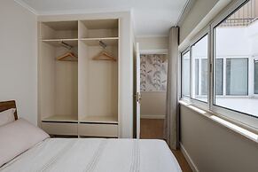 Peixeira Studios and Apartments