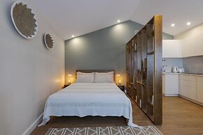 Peixeira Studios and Apartments