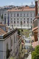 Peixeira Studios and Apartments