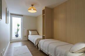 Peixeira Studios and Apartments