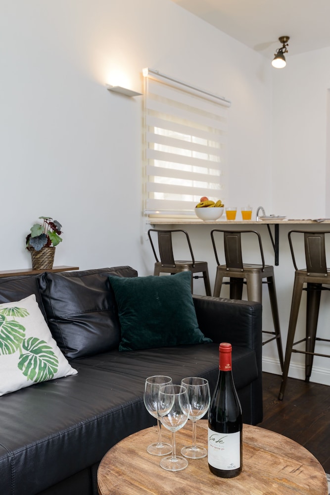 Arlo by TLV2RENT
