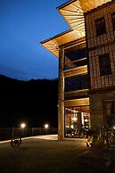 Hakoni House