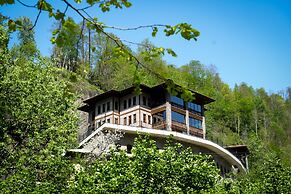 Hakoni House