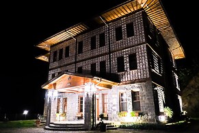 Hakoni House