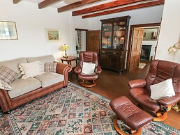 Penywhelp House