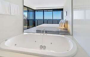 Circle on Cavill - Coastal Letting