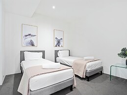 Circle on Cavill - Coastal Letting