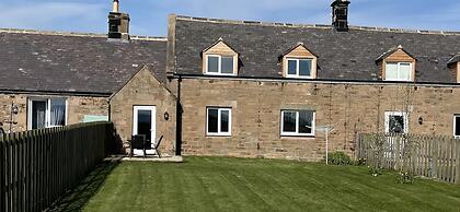 Cottage - Sleeps 6 - Garden - Parking