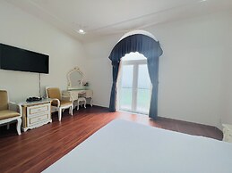 NAM DU PALACE