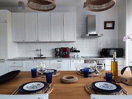 Salt Apartment