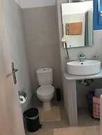 2 Bed - Sleeps 4 - Free Parking - Sea & Mtn View