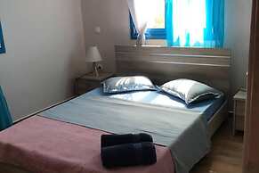 2 Bed - Sleeps 4 - Free Parking - Sea & Mtn View