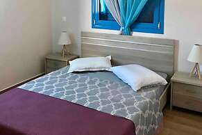 2 Bed - Sleeps 4 - Free Parking - Sea & Mtn View