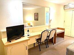 Gateway Motor Inn
