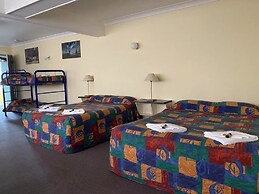Gateway Motor Inn