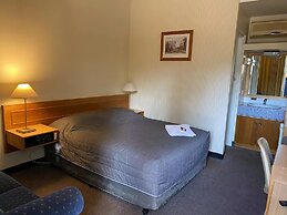 Gateway Motor Inn
