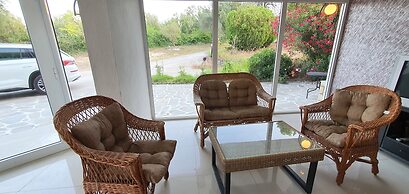 Pashos Hotel