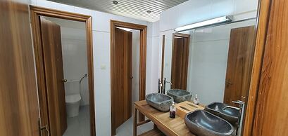 Pashos Hotel