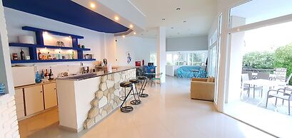 Pashos Hotel